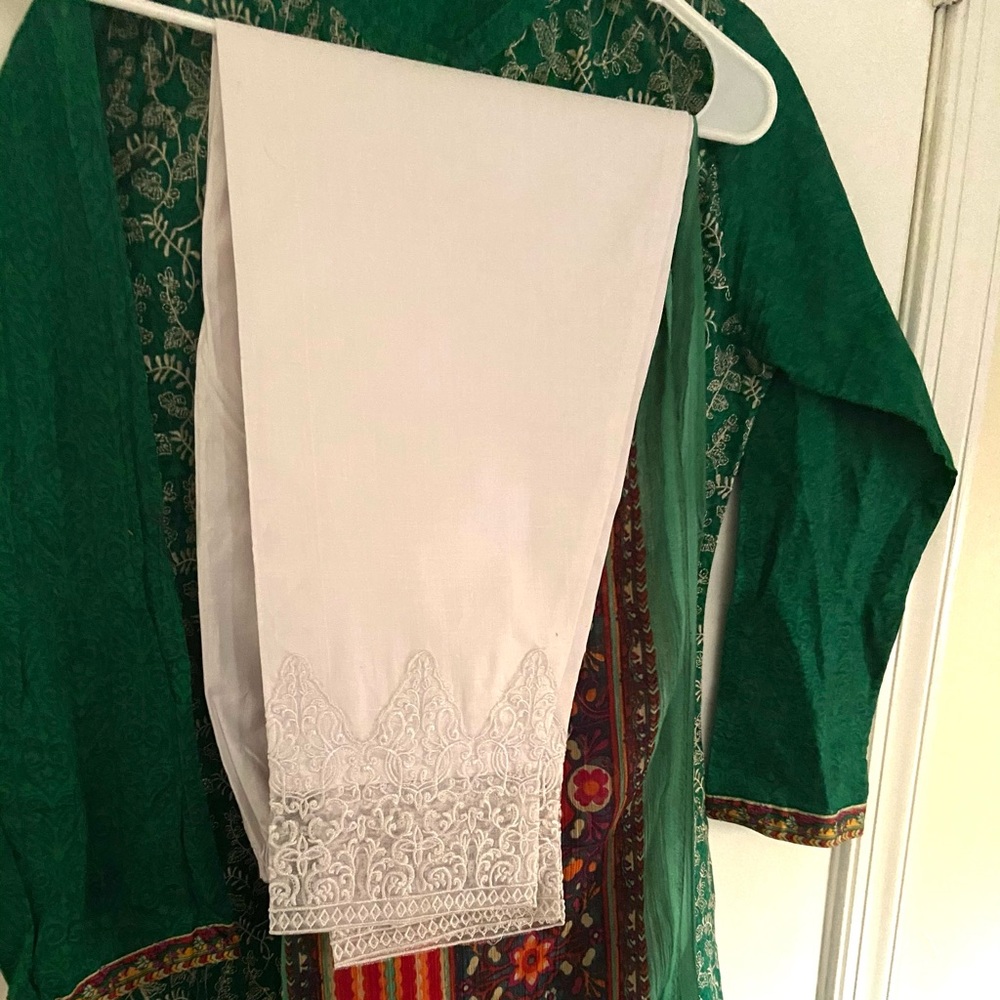 Pakistani Kameez shalwar medium size